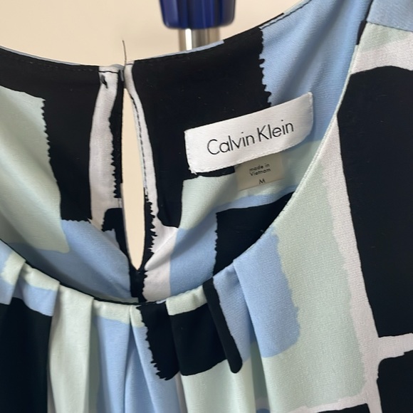 Calvin Klein Shell - Picture 2 of 4